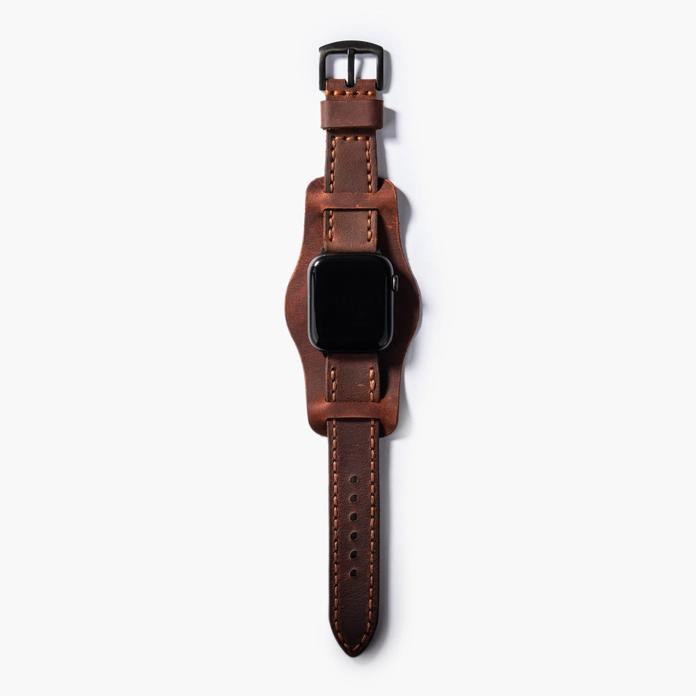 Kızıl Crazy Bund Çift Katlı Deri Apple Watch Kayışı — Bund parçasındaki sensör yuvası kesimi