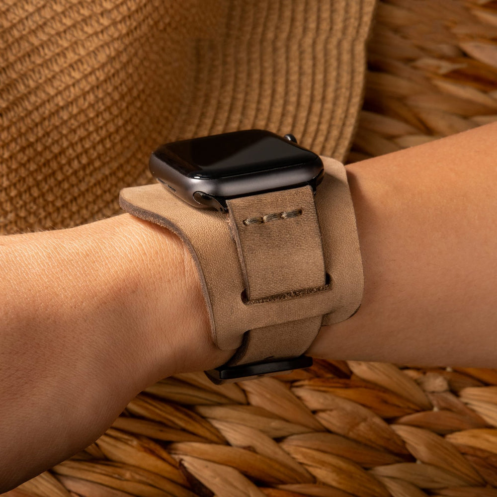 Bej Bund Tek Katlı Deri Apple Watch Kayışı — Bund Apple Watch kayışının çıkarılabilir alt parçası