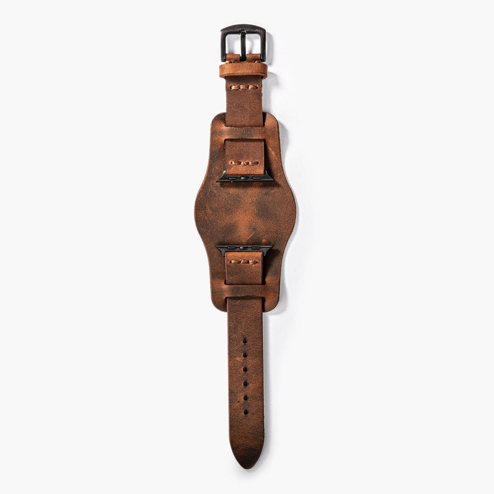 Kahve Bund Tek Katlı Deri Apple Watch Kayışı — Bund deri Apple Watch kordonunun bileğe duruşu