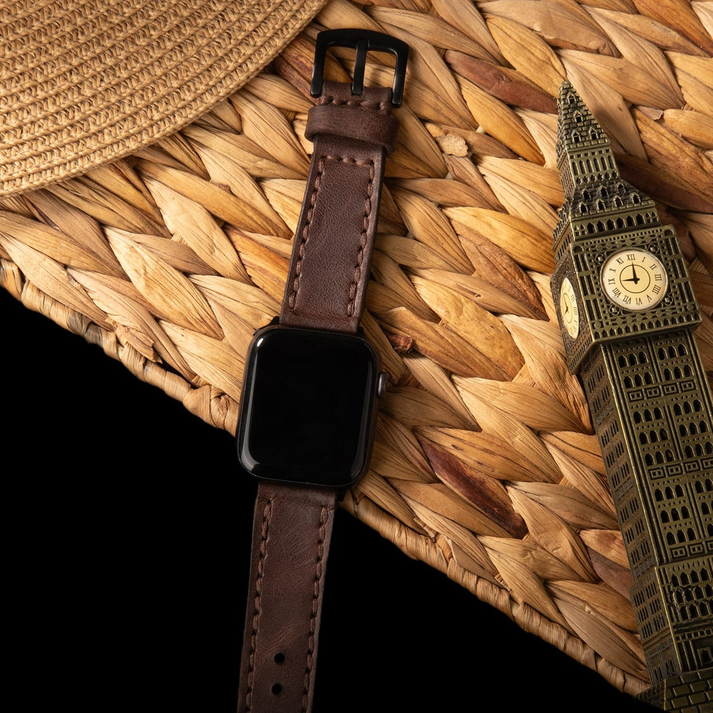 Acı Kahve Çift Kat Deri Apple Watch Kayışı — Apple Watch deri kayışının paslanmaz çelik tokası