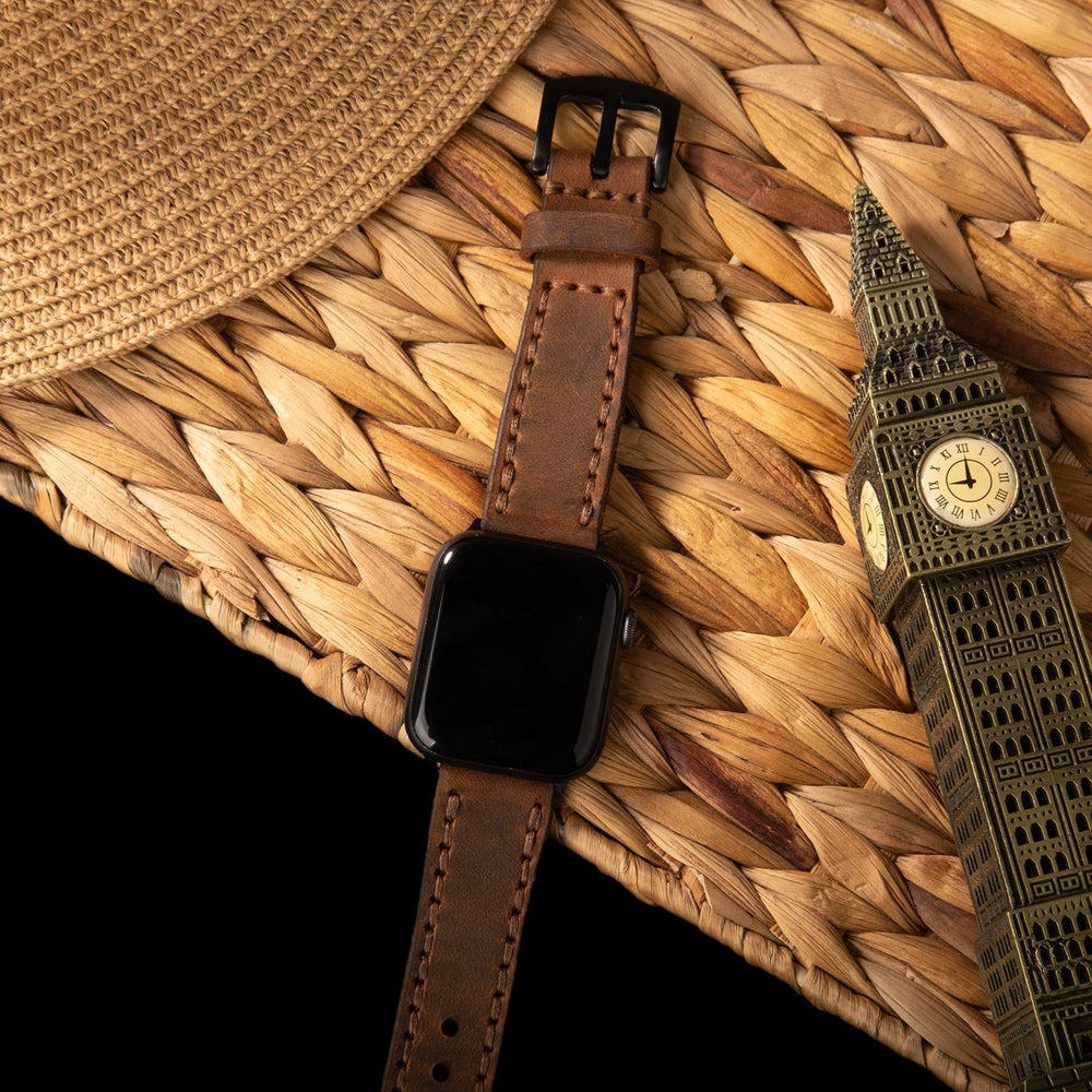 Kahve Çift Kat Deri Apple Watch Kayışı — Apple Watch deri kayışının paslanmaz çelik tokası