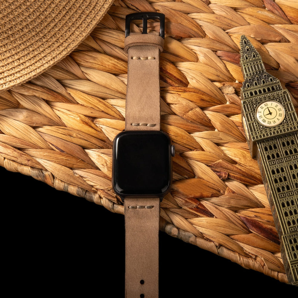 Bej Tek Kat Deri Apple Watch Kayışı — Apple Watch deri kayışının paslanmaz çelik tokası