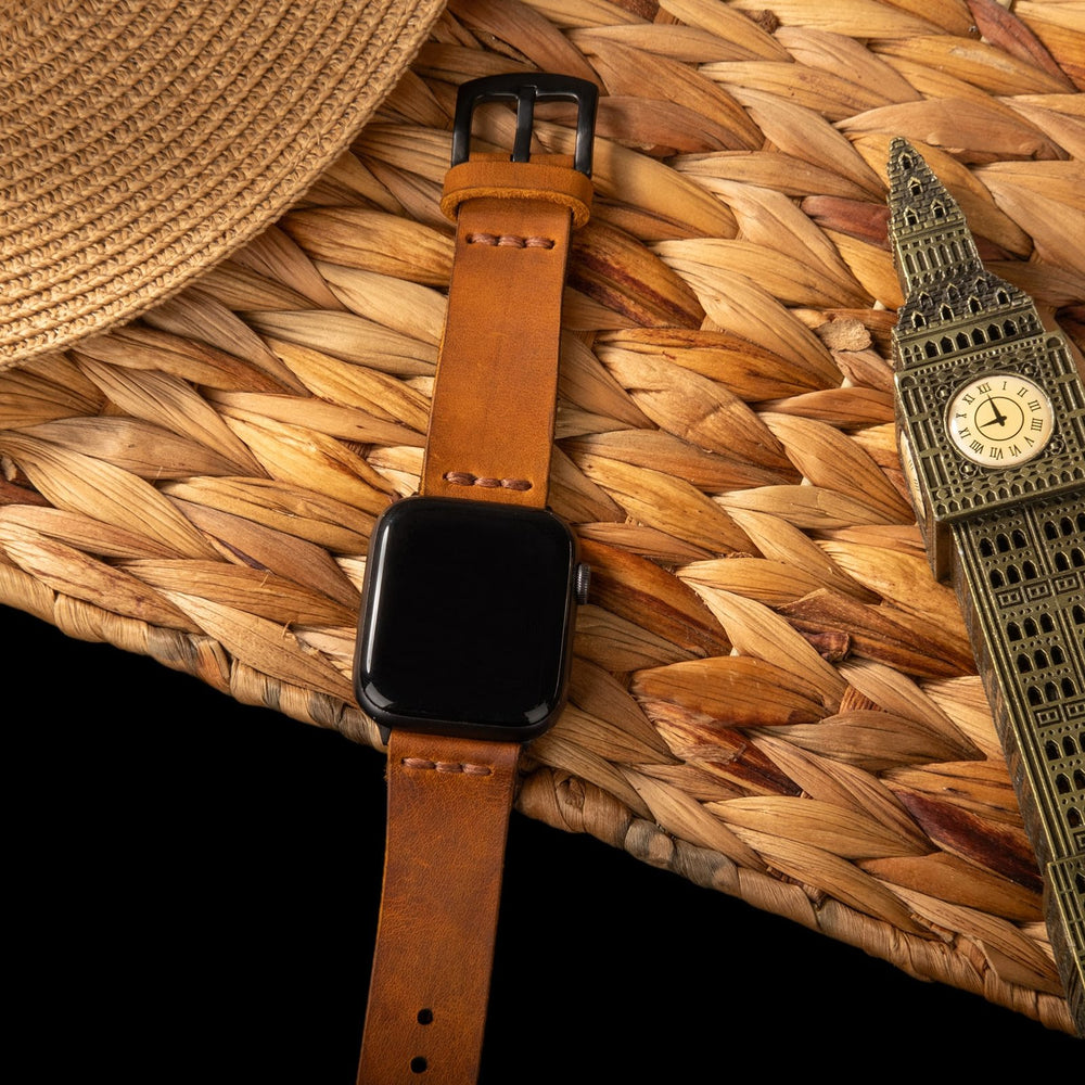 Cat Tek Kat Deri Apple Watch Kayışı — Apple Watch deri kayışının paslanmaz çelik tokası