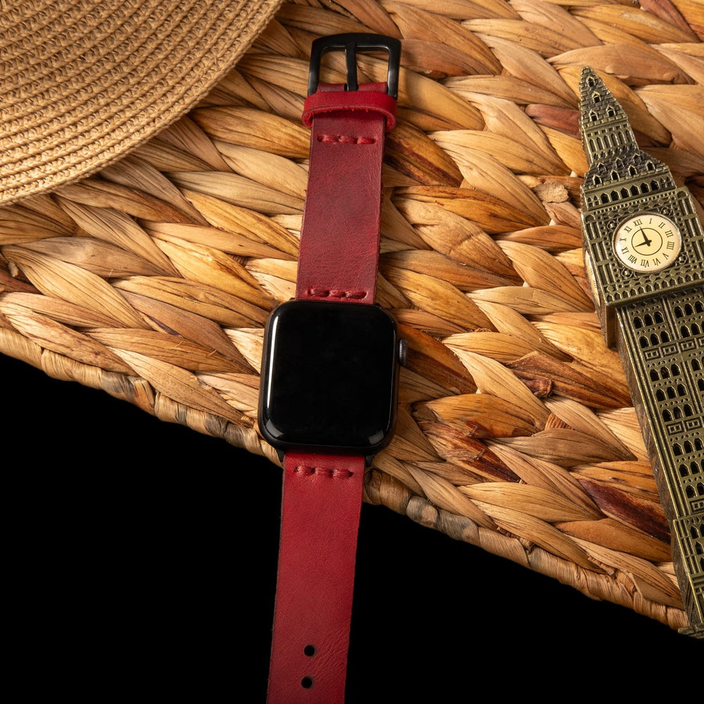 Kırmızı Tek Kat Deri Apple Watch Kayışı — Apple Watch deri kayışının paslanmaz çelik tokası