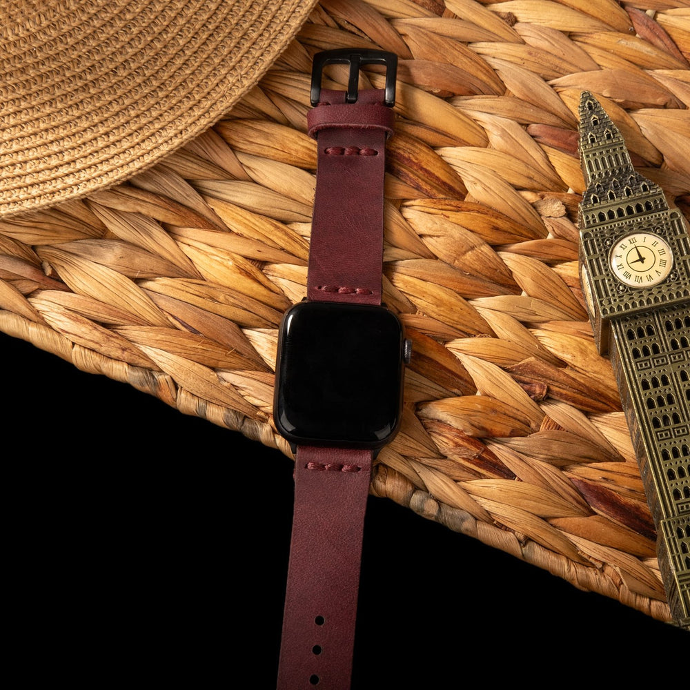 Mürdüm Tek Kat Deri Apple Watch Kayışı — Apple Watch deri kayışının paslanmaz çelik tokası
